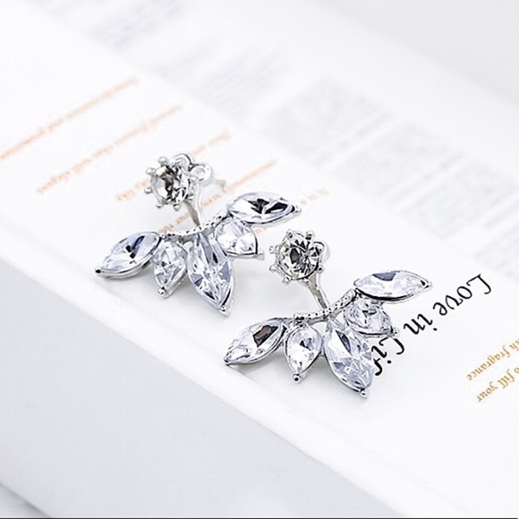 ⚜️𝟯𝟬%𝗢𝗙𝗙 𝗯𝘂𝗻𝗱𝗹𝗲𝘀 𝟯+⚜️ NEW Rhinestone Floral Jacket Earrings - Picture 9 of 13